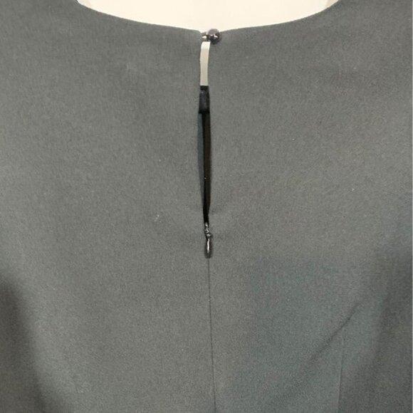 BANANA Republic woman’s one piece romper. New condition. Size 2. Black. Pockets - Picture 6 of 7